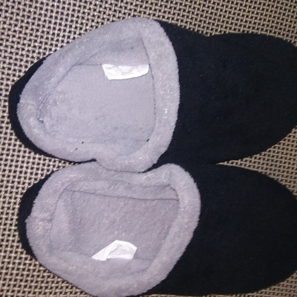 FreeNew Slippers - Picture 2 of 2